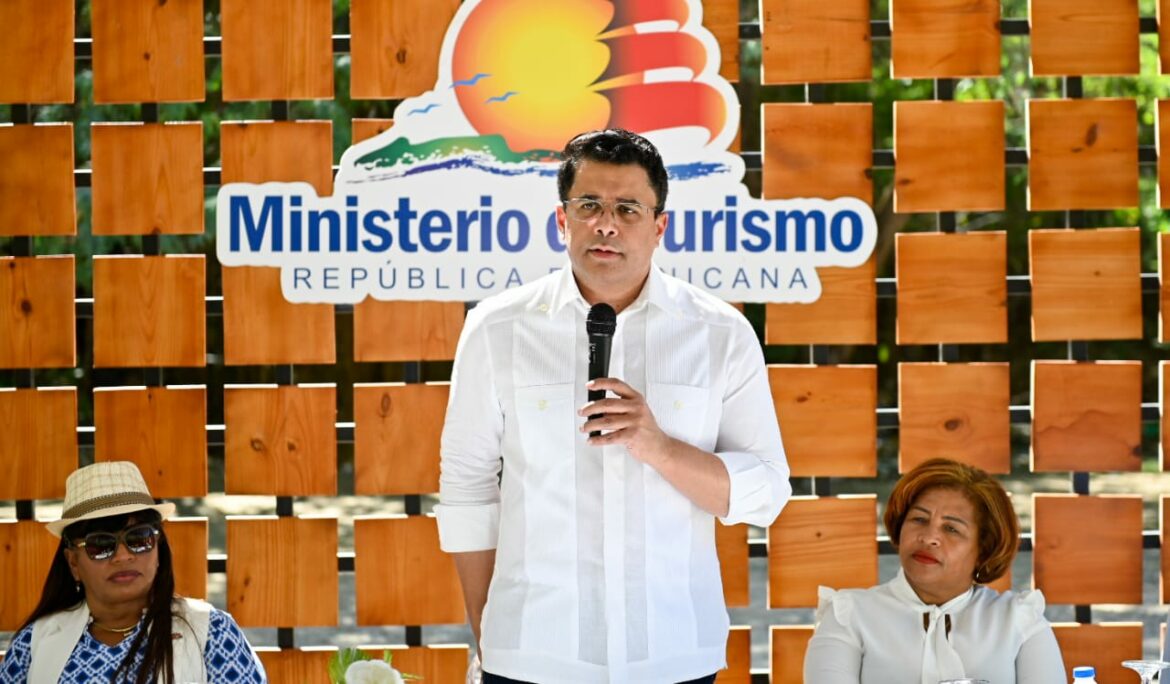 Inicia transformación Turismo mejora balneario Boca de Cachón en Jimaní..