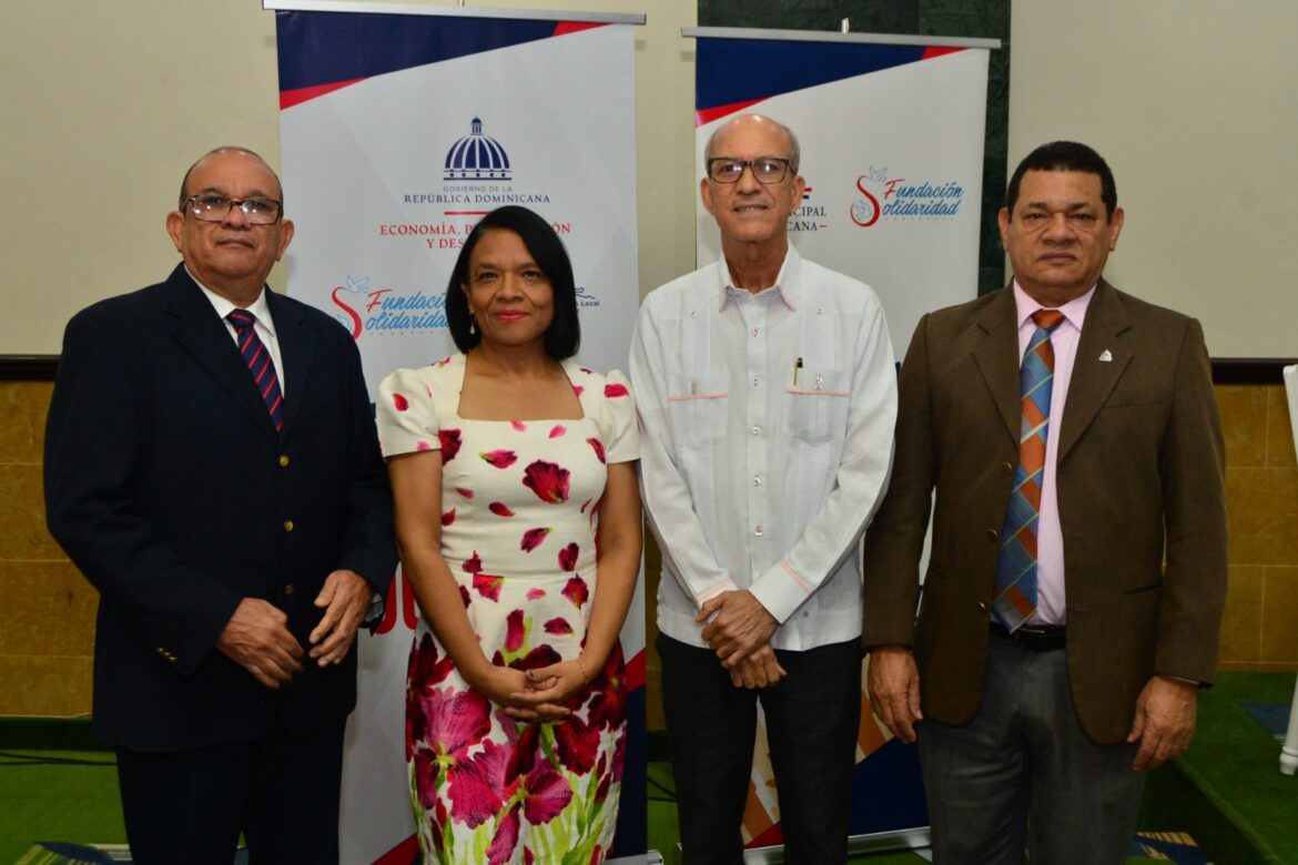 Juan Castillo, Katia Lambis, Cesar Álvarez y Agustín González