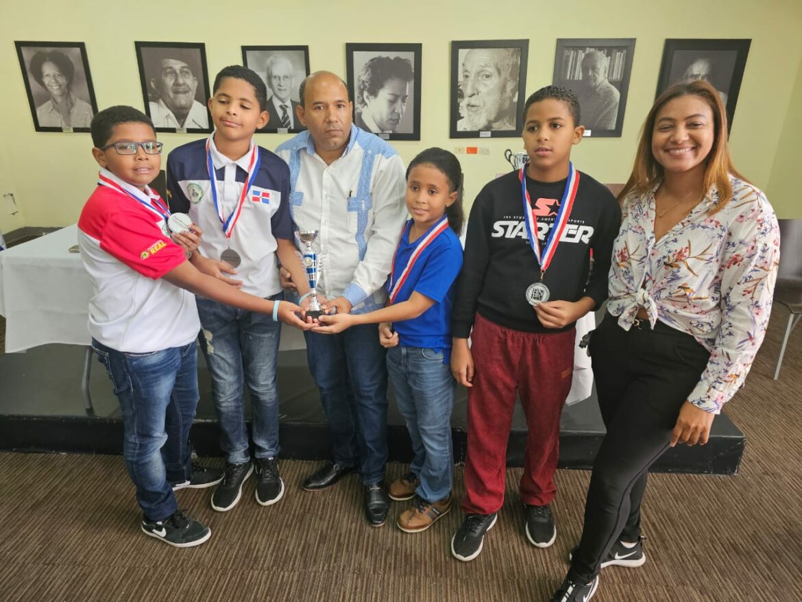 Sahiean Polanco Fernández, Reynie Polanco Fernández, Braulio Ramírez, Alejandro Muñoz Santana Ángel Lara y Dilenia Santos Rodríguez