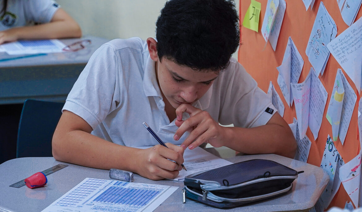 Más de 225 estudiantes participan en la competencia internacional de matemáticas AMC 8 en República Dominicana