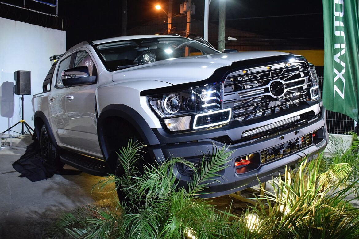 Modelo blanco Zx Auto Gran Lion.