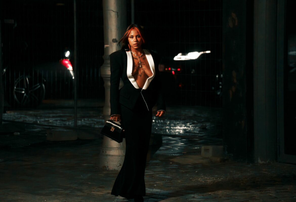 Tokischa look completo en Balmain Menswear Otoño_Invierno 2024-2025