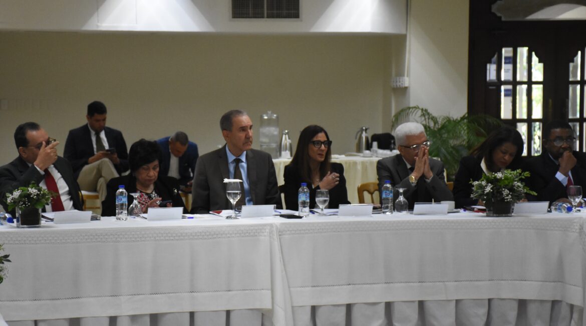 CONESCyT aprueba informes de Evaluación Quinquenal de seis universidades dominicanas