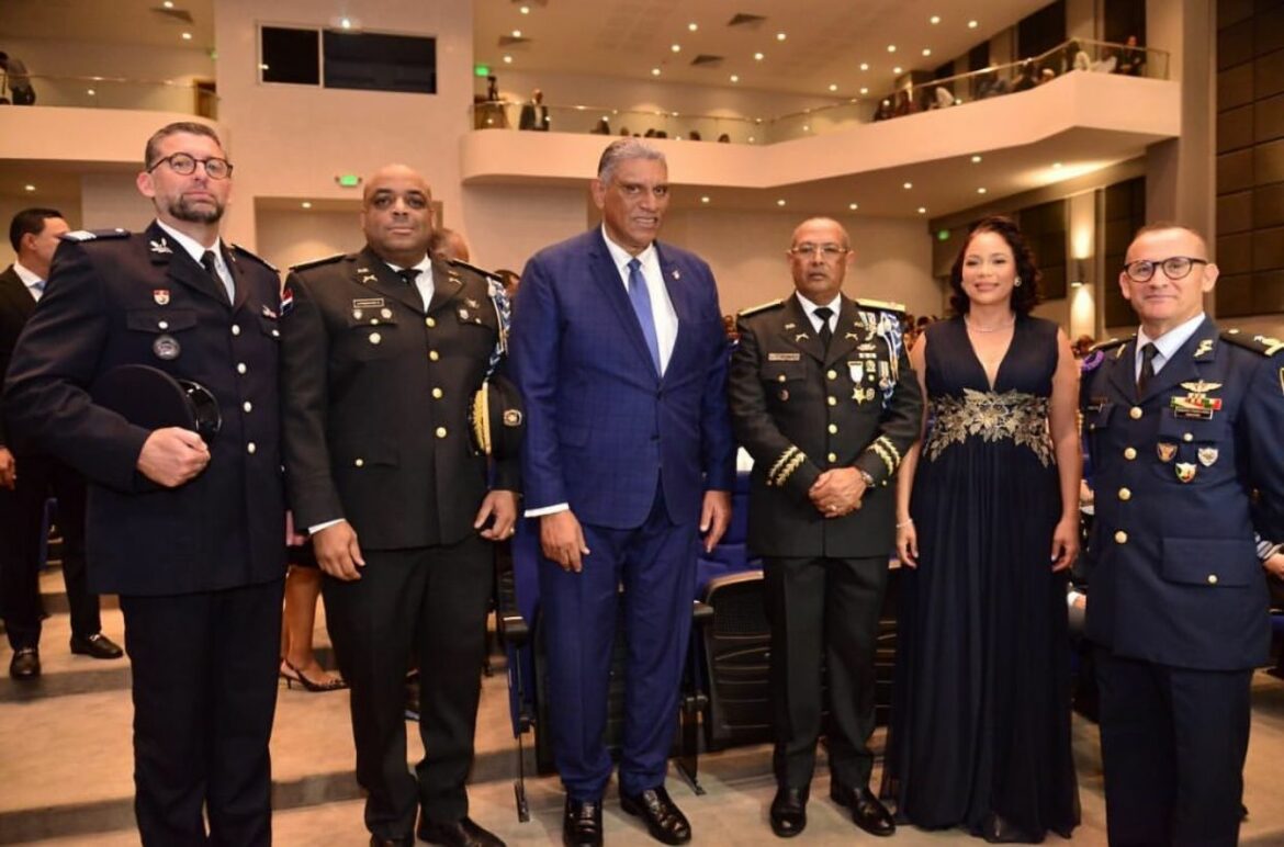 Delegación Inglaterra en la Exposición Internacional de Seguridad y Policía 2024 1