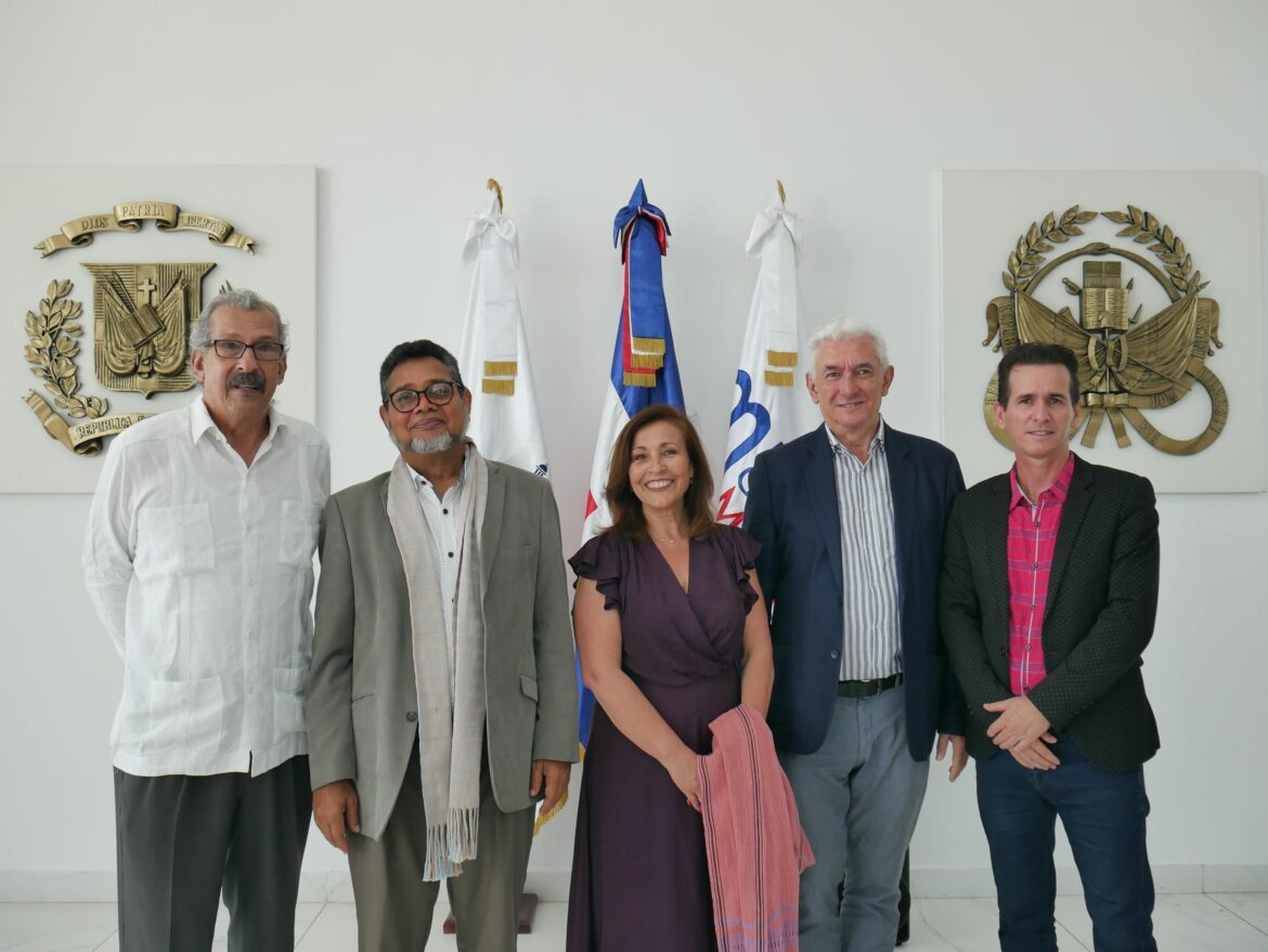 José G. Guerrero, Carlos Andújar, Consuelo Naranjo Orovio, Miguel Ángel Puig-Samper y Wilfredo Padrón Iglesias.