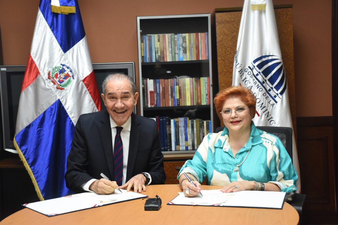 MESCyT y Caribbean University de Puerto Rico suscriben convenio de colaboración