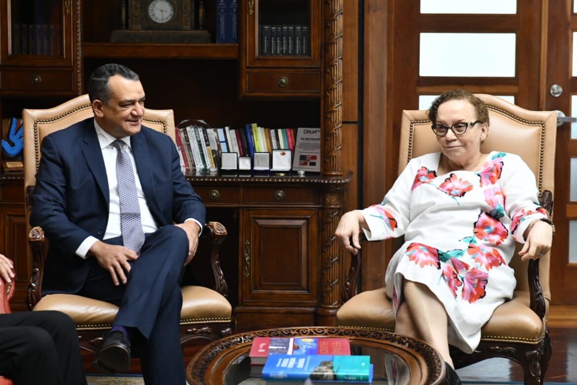 4d0aeb8d-164b-42d4-bb2c-f7ec7435e606