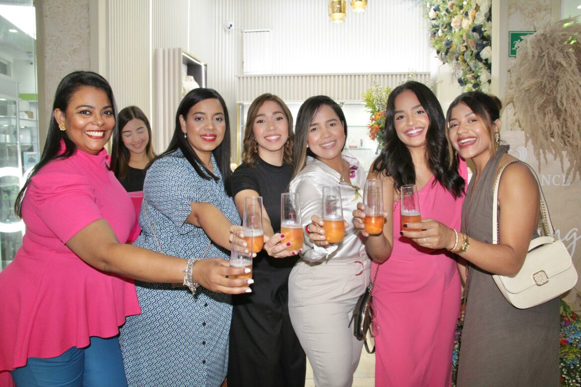 Disleydi Germán, Laura Siri, Thanife González, Rosmery Pérez, Elsa Guzmán y Orelys Sánchez