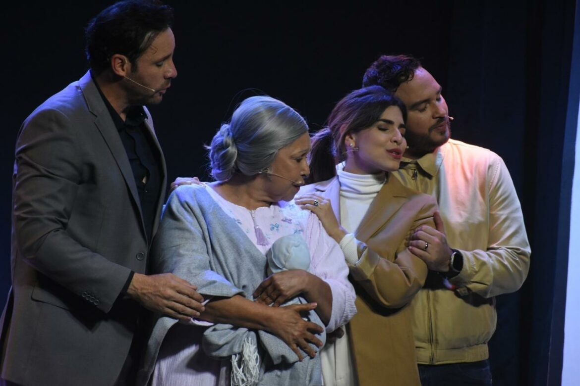 Teatro para Mama -1 (Mario Arturo Hernández, Adalgisa Pantaleón, María Jesús Vargas y Brian D´Elena) (1)