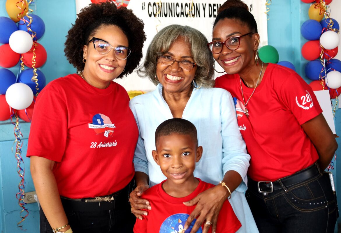 Viviana Limerick, Francisca Ramírez, Patrick Moreno e Iris Limerick.