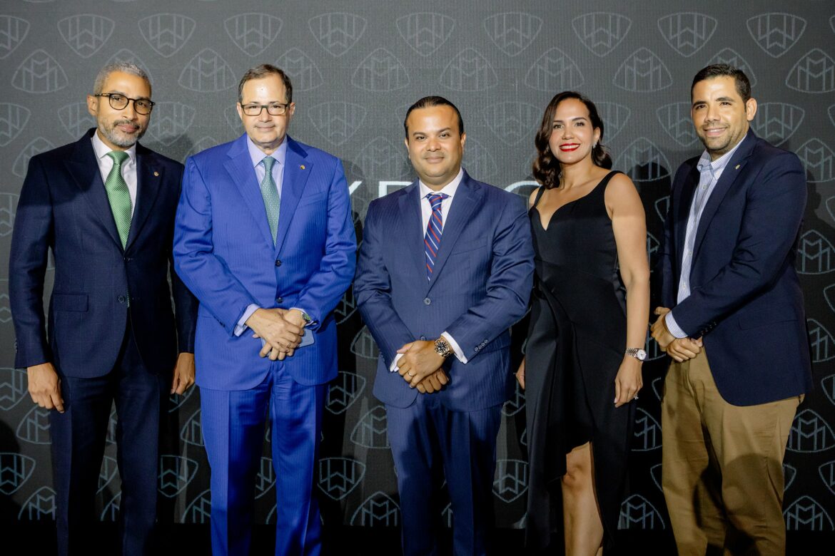 FOTO 1-Rene Campora, Steven Puig, Osiris Berroa, Merabrahamir Cordero y Hanoc Reyes.jpg