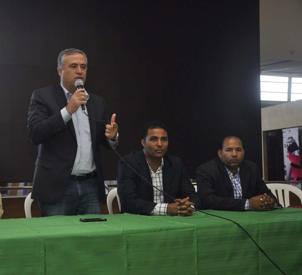 Pedro Domínguez Brito Miembro de la Comisión de Ética de la FIDE, Wily González presidente FDA y Braulio Ramirez Administrador FDA