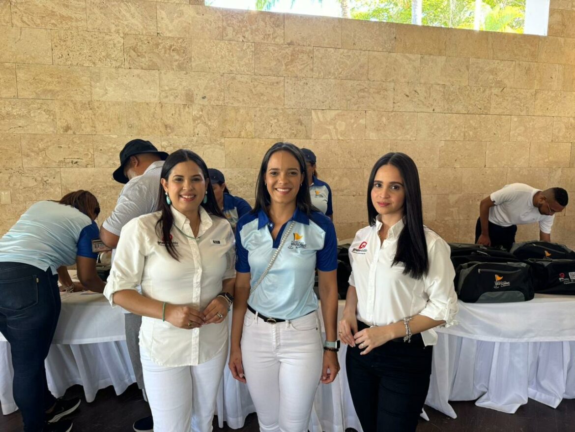 3.- Yessica Jaquez, Grecia Gomez y Kandy Castro.
