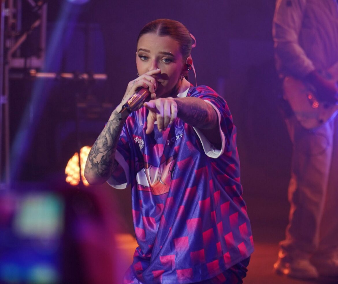 Young Miko Encantó a Miles en su Primer Show en Altos de Chavón..