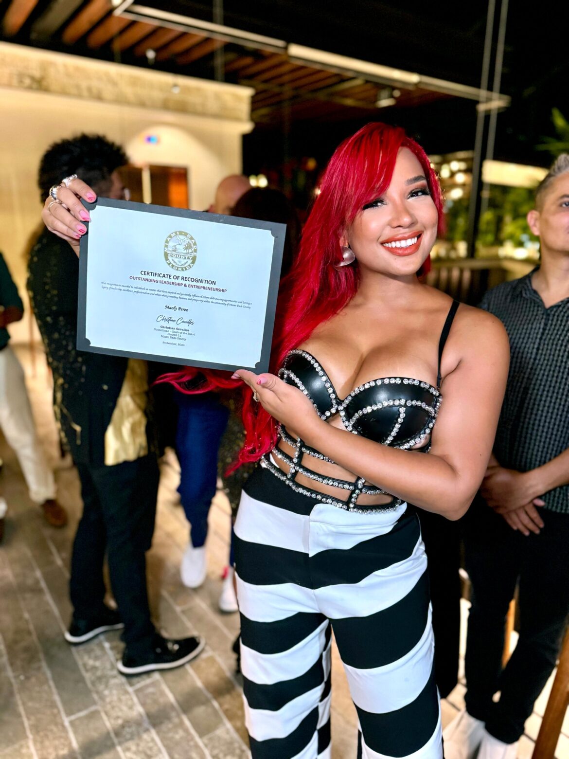 f8668b28-c9a6-4283-8e98-150d6e95cc4d (1)