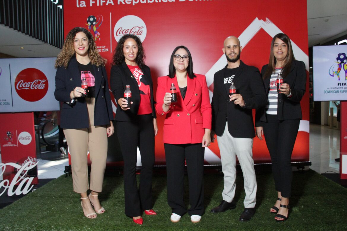 Ana Virginia García, Emilia Villamarin, Eiizabeth Mena, César León y Karla Muñoz