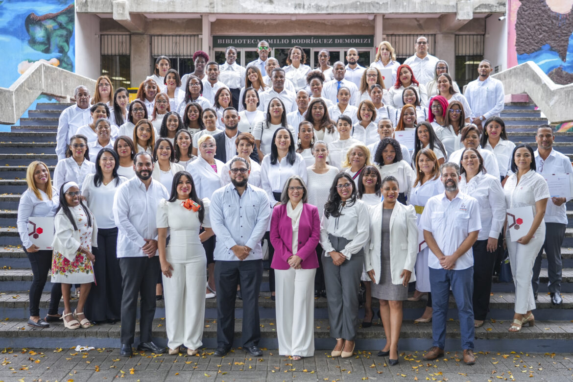 Asociación Cibao e Intec gradúan a representantes de ASFL de diferentes programas formativos