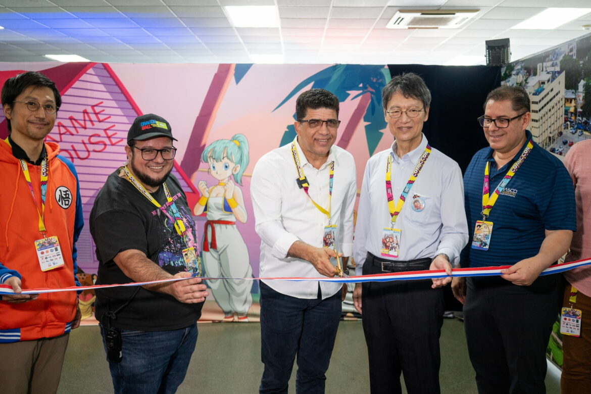 Inauguración oficial del evento junto al honorable embajador de Japón en RD y alcalde Dío Astacio