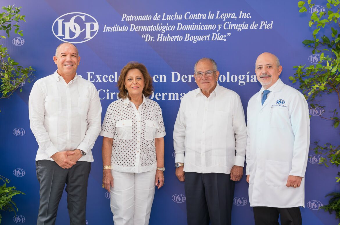 PRINCIPAL. José Vicente Ruiz, Emma Guzmán, Jesús Feris Iglesias y Víctor Pou