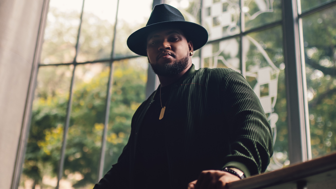 CHRIS LEBRÓN EXPLORA LOS RIESGOS DEL AMOR