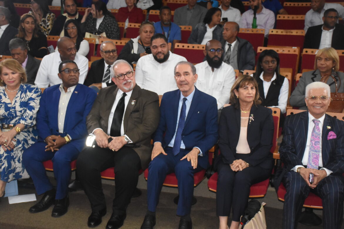 García Fermín destaca impacto de FONDOCyT y programas de becas en el desarrollo científico dominicano