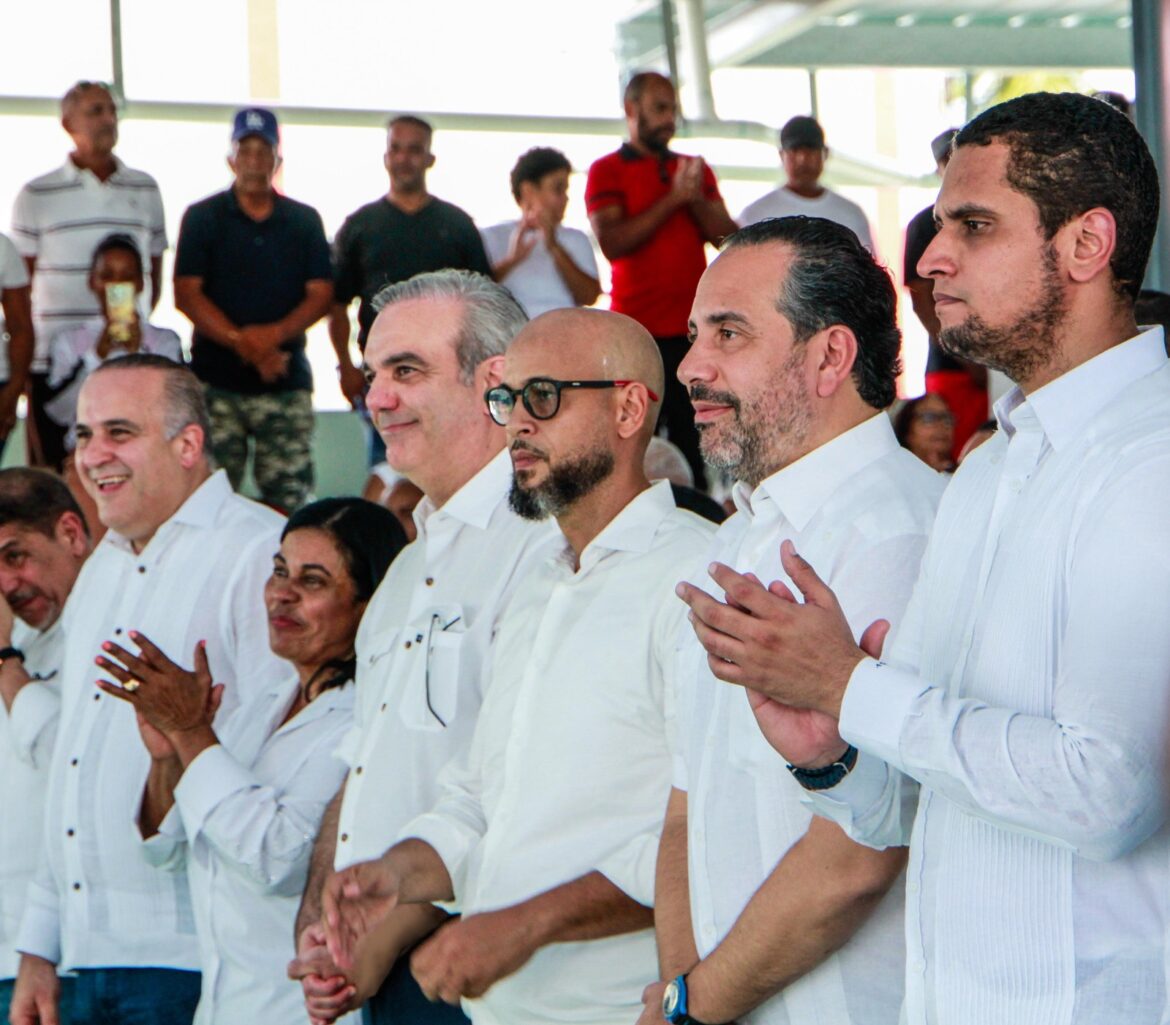 PIE DE FOTO 1 NAGUA LUIS ABINADER, ALBERTO RODRIGUEZ, SENADOR Y ALCALDE