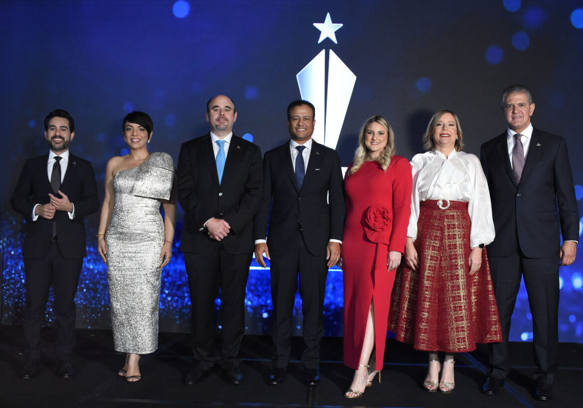 José Manuel Matos, Kalys Bautista, Richard Ros, Carlos Flores, Sadia Jorge, Zaide Alba y Ricardo Rizek (1)