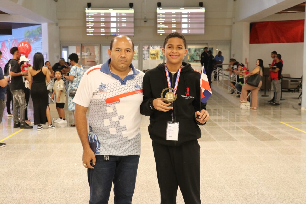 Oro Ángel Sebastián Lara Santos del Colegio San pio X Categoría Sub-13 Absoluta.