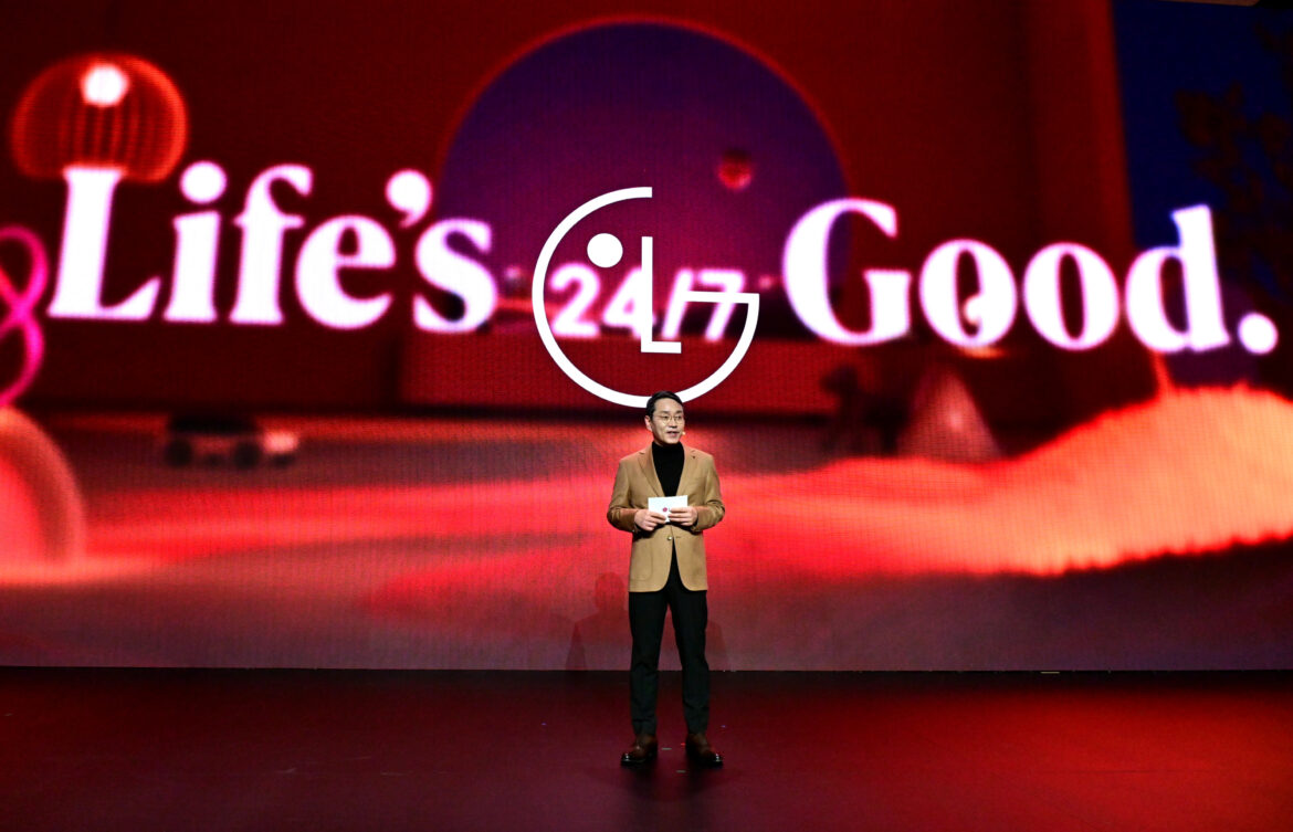 Image-LG-World-Premiere.2