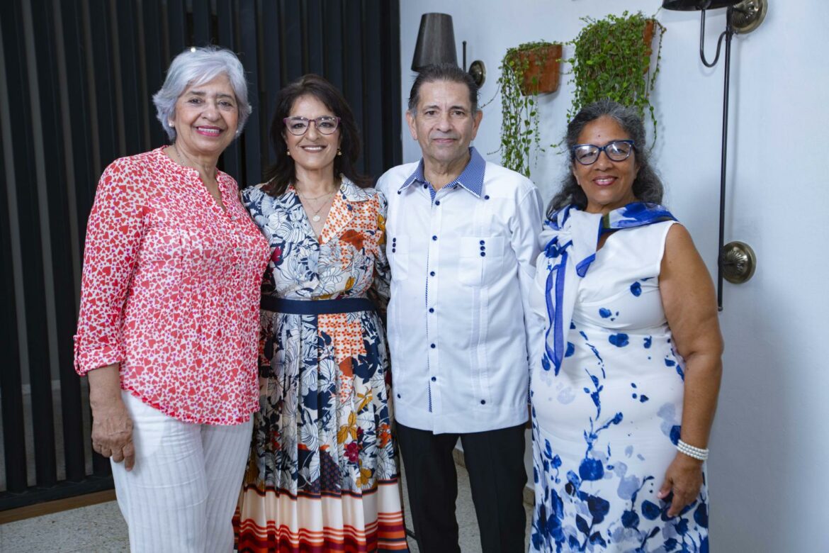 5034 Danny de Toribio, Cristina Toribio, Luis Félix Toribio y Evelyn Toribio.