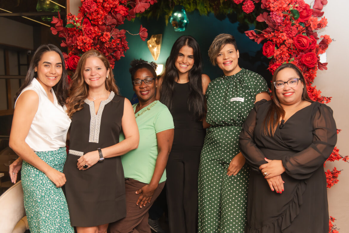 Nellys Rivas, Marielle Suárez, Bélgica Villanueva, Lisbeth AJerez, Patricia Herrera, Yolemny Cruz