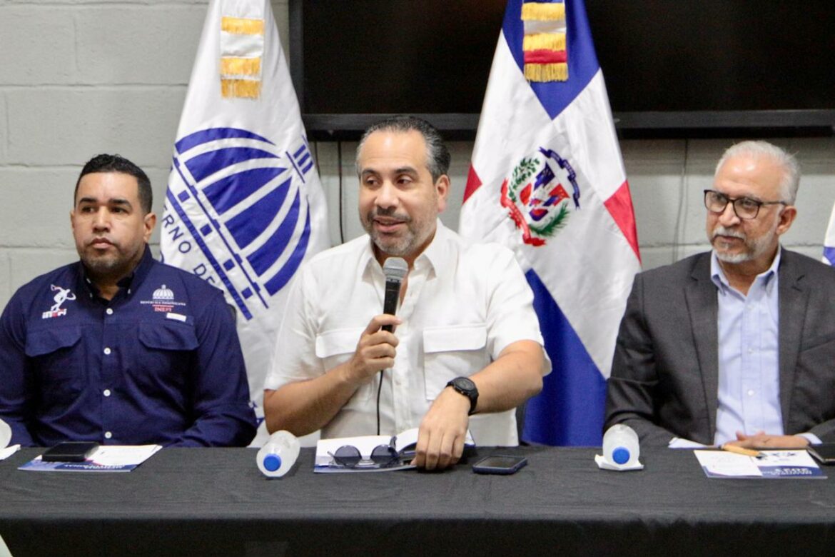 PIE DE FOTO 1 ALBERTO RODRIGUEZ, DARLIN GUZMÁN Y JOSE BAUTISTA