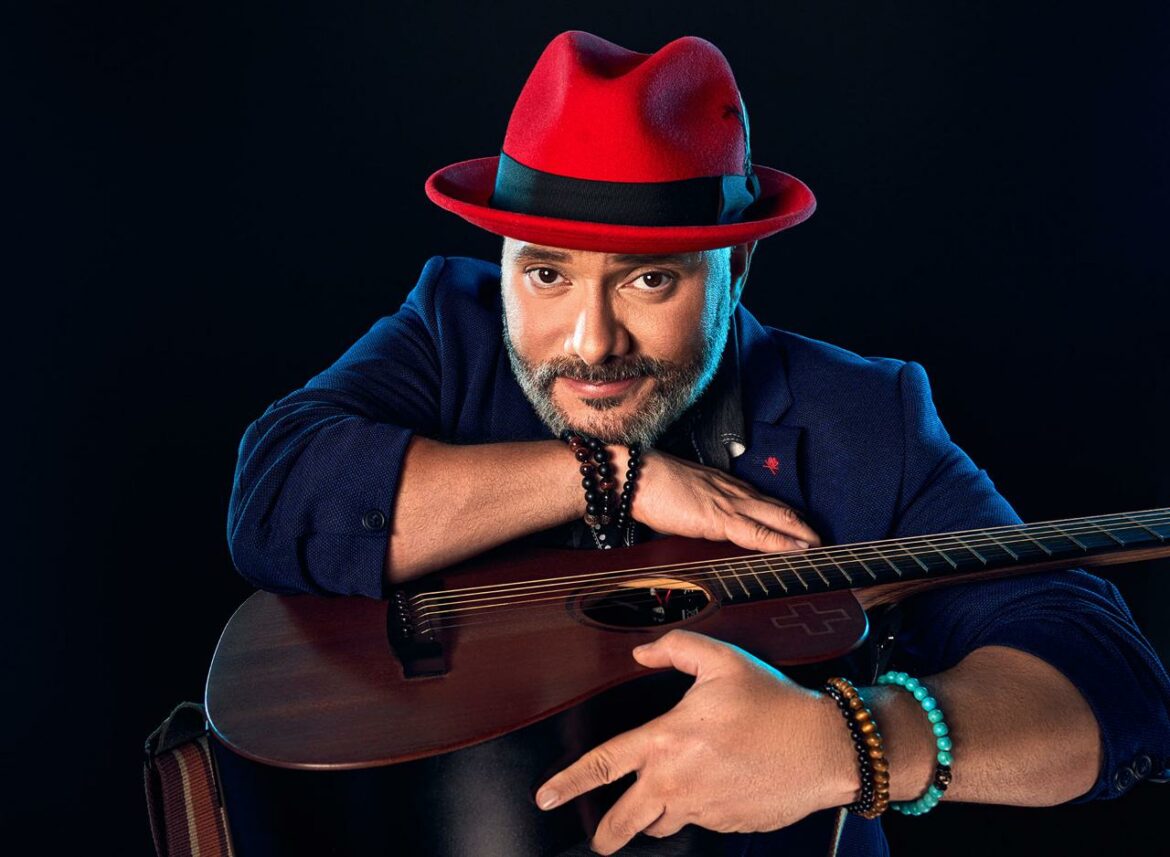 Pavel con guitarra