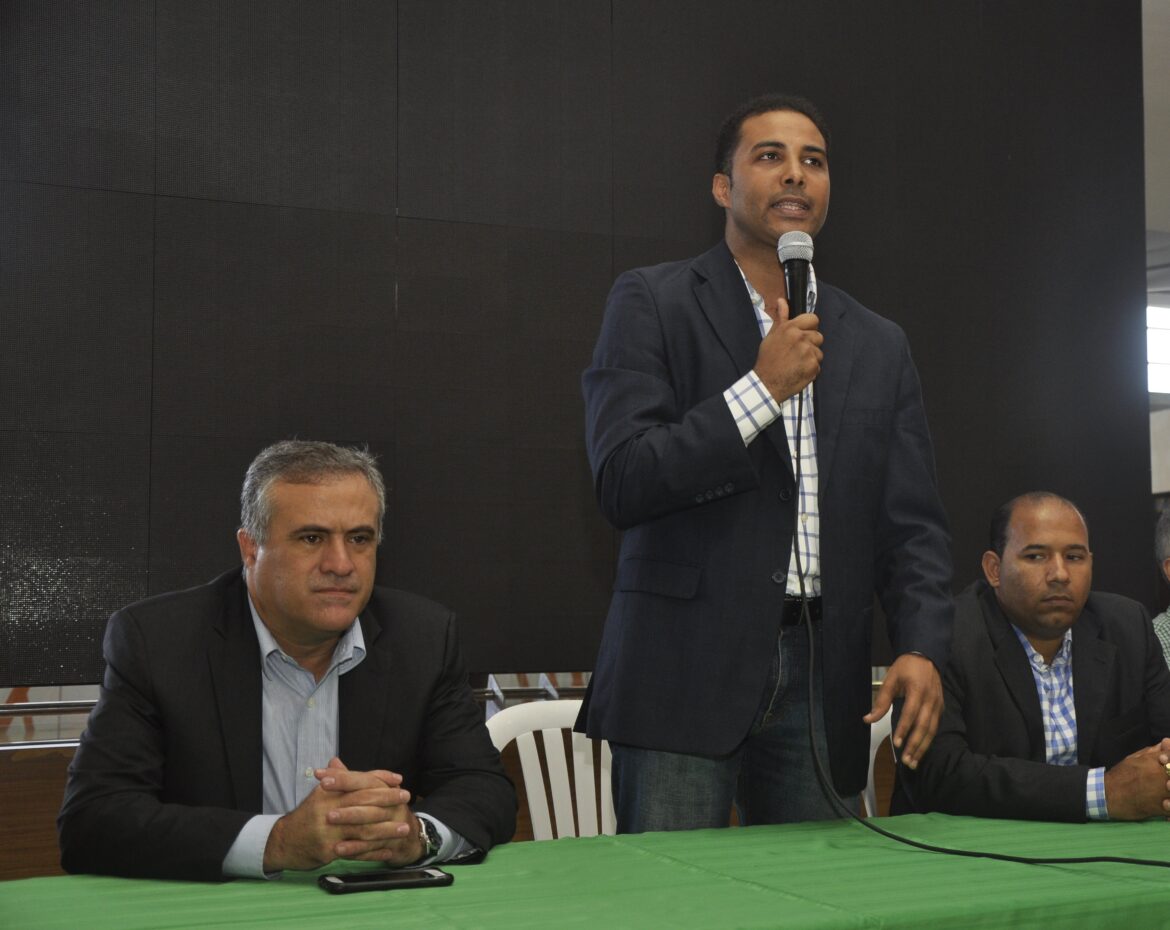 Dr. Pedro Domínguez Brito, Lic. Wily González presidente FDA y Lic. Braulio Ramirez.