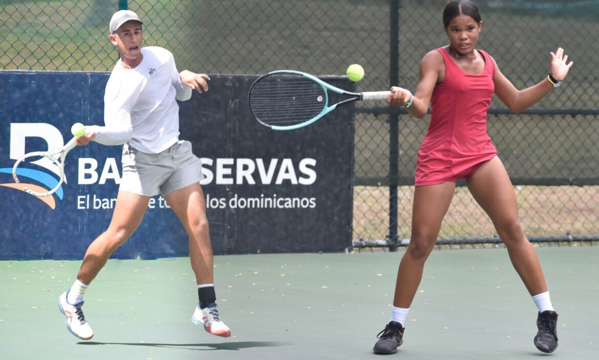 Julio Troncoso y Julianny De La Cruz. (1)