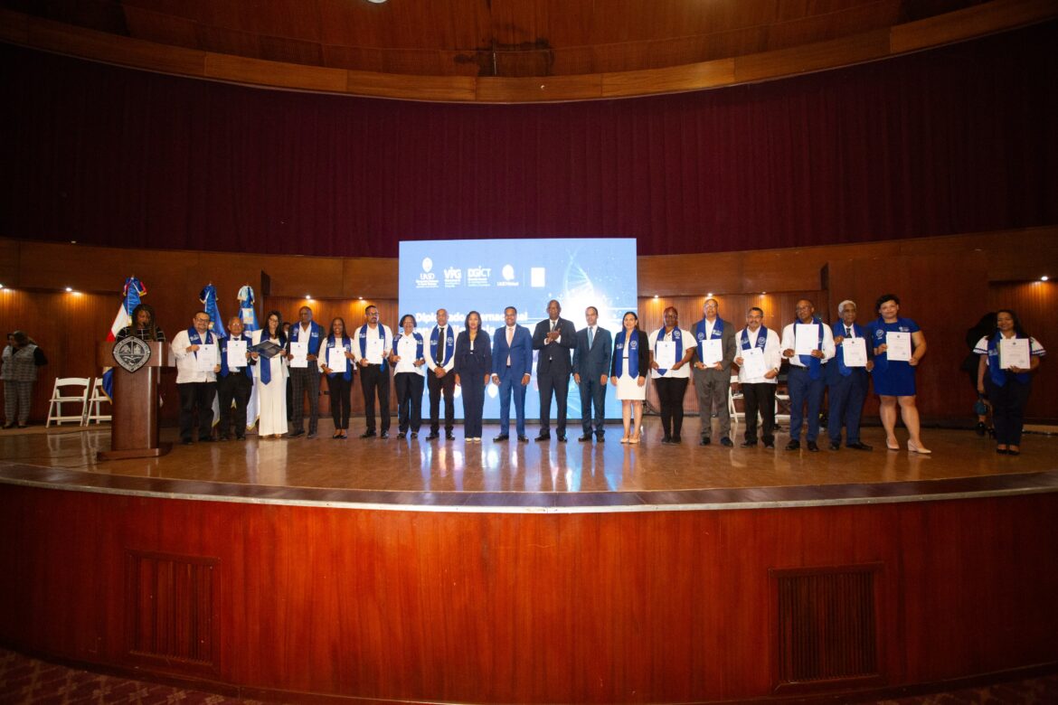 IMG-20250603-WA0155 (5)AUTORIDADES Y GRADUADOS