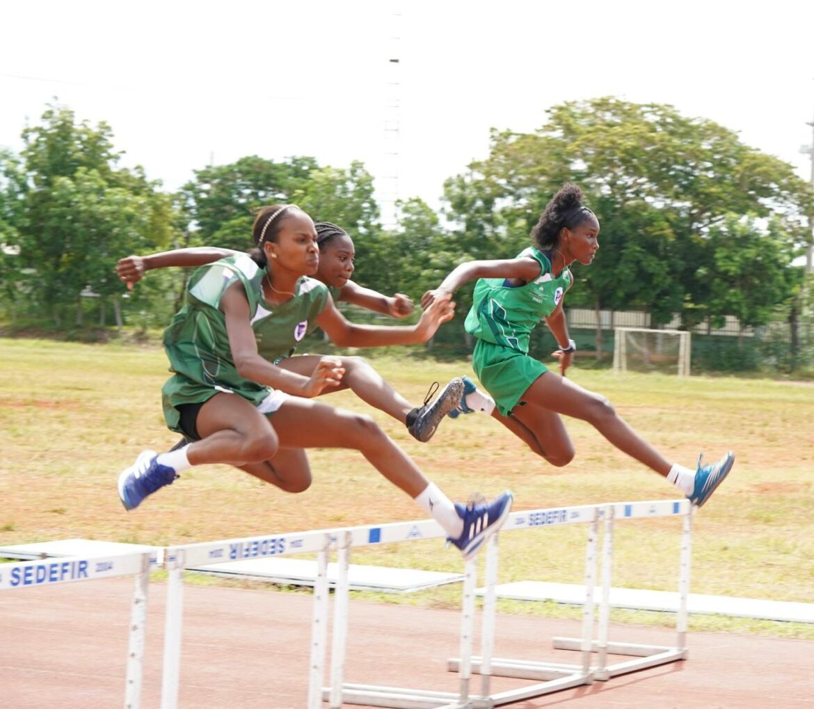 PIE DE FOTO TORNEO ATLETISMO ESCOLAR 1