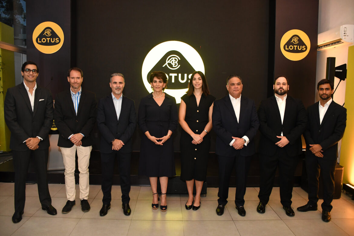 Foto Principal 2 Gianfranco Cavagliano, José Augusto Muñoz, Gaetano Marino, Karla Lama, Gia Cavagliano, Darío Lama, José Eduardo Lama y Gianni Cavagliano