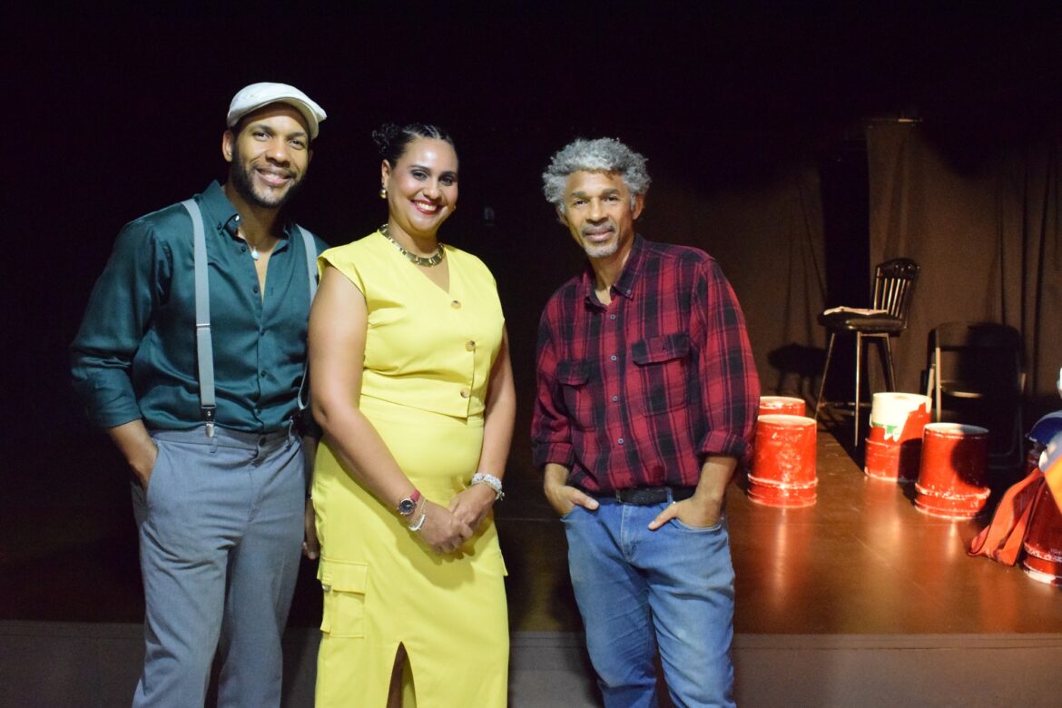 DSC_0111 Raymond Moreta, Lucina Jimenez y Husmell Diaz.