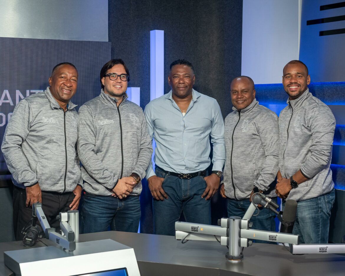 Miguel Tejada junto a Pedro Briceño, William Aish, Baudilio Jiménez y Bienvenido Carmona jr