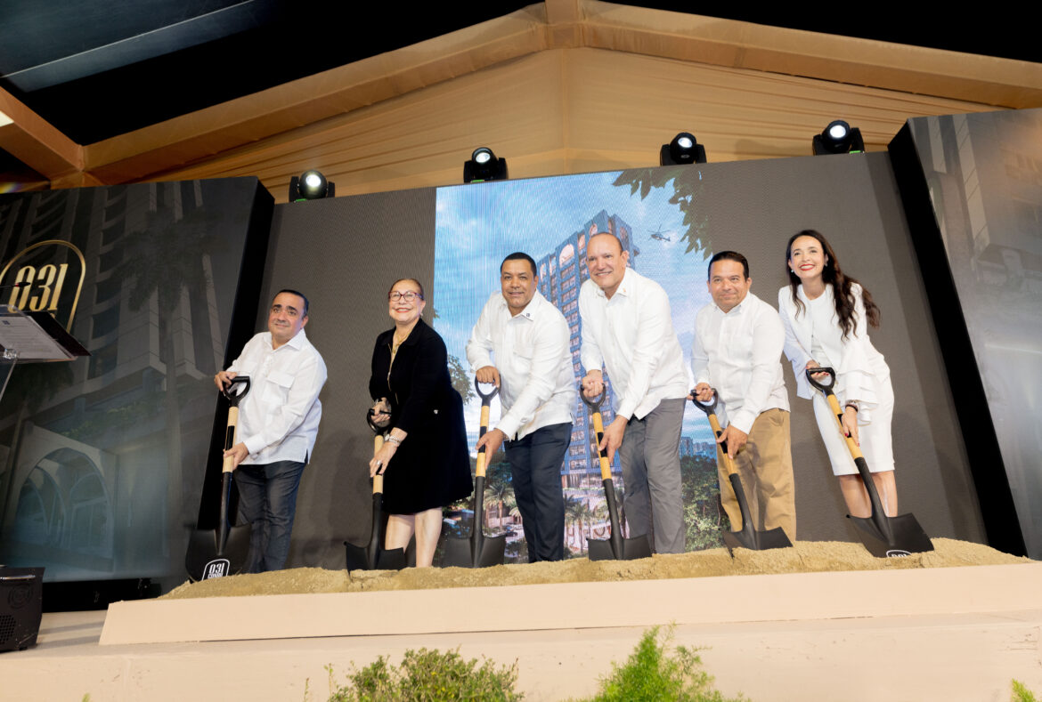 1-Realizan el primer palazo Abelardo Melgen, Rosa Santos, Edward Saldaña, Ulises Rodríguez, Iván Coronado y Leticia Espinal.