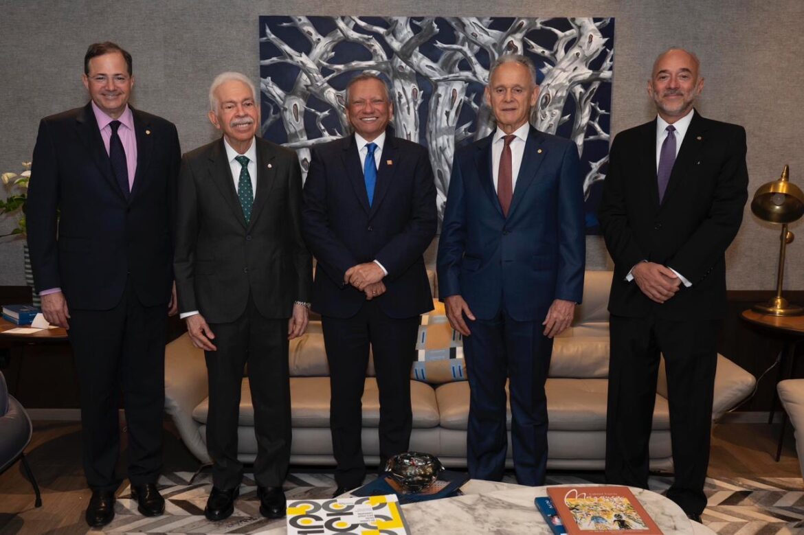 283020b7-f9d5-4158-b7ed-d4633ff25f0f