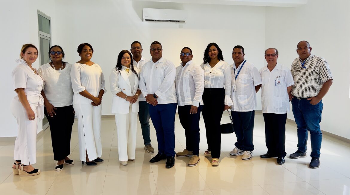 Adompretur agradece al Abinader y Collado entrega de casa propia para su filial en Puerto Plata.