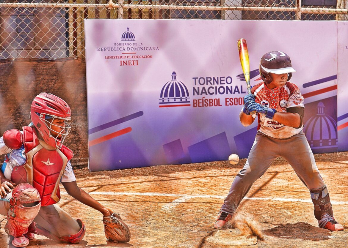 PIE DE FOTO INEFI BEISBOL ESCOLAR 1