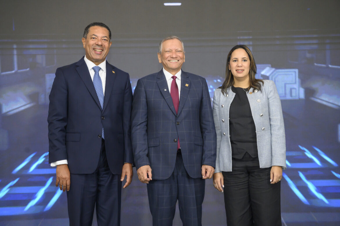 1 Ysidro García, Leonardo Aguilera y Alieska Díaz