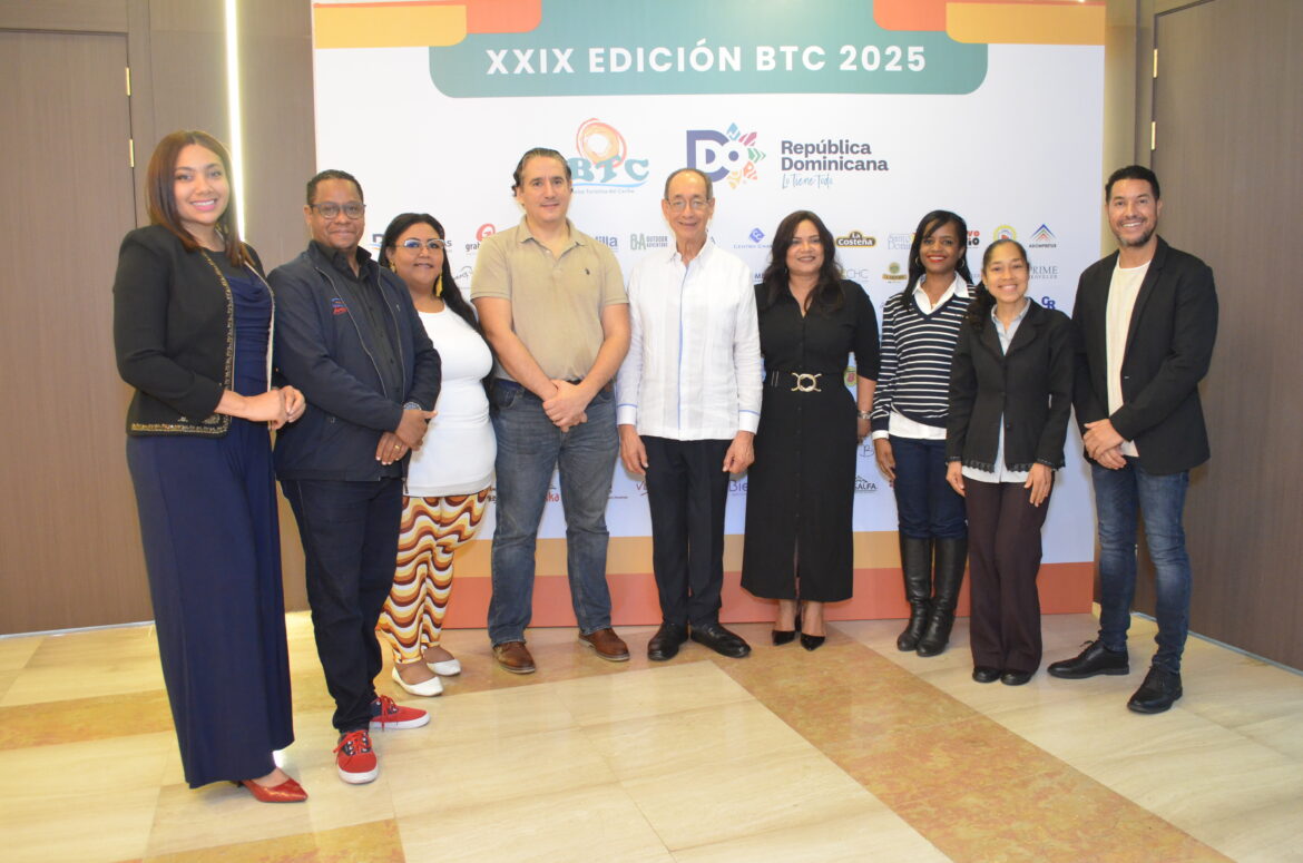 1. Amelia Reyes, Luis Santiago Severino, Rita Pérez, Edward Wall, Luis Felipe Aquino, Sarah Hernández, Millizen Uribe, María Mercedes y Juan de Dios Valentín.