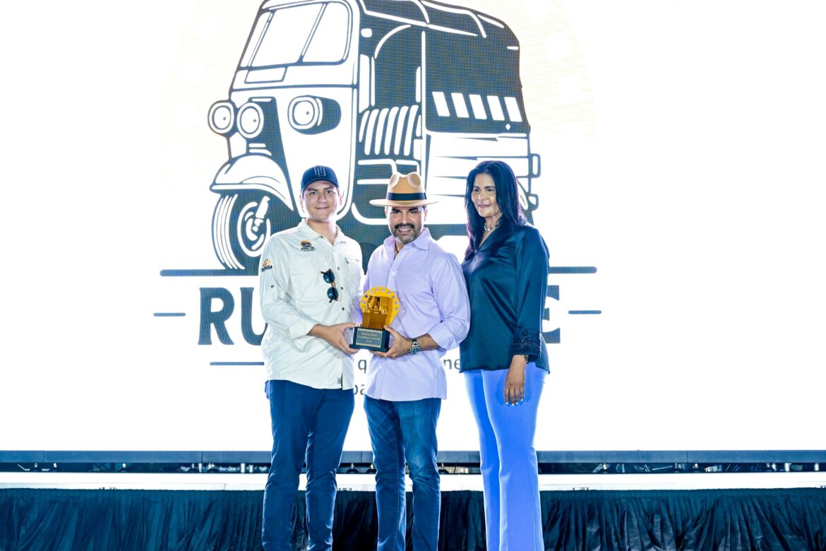 Antonio Alma Turull, Manny Pérez, Miriam Cruz García